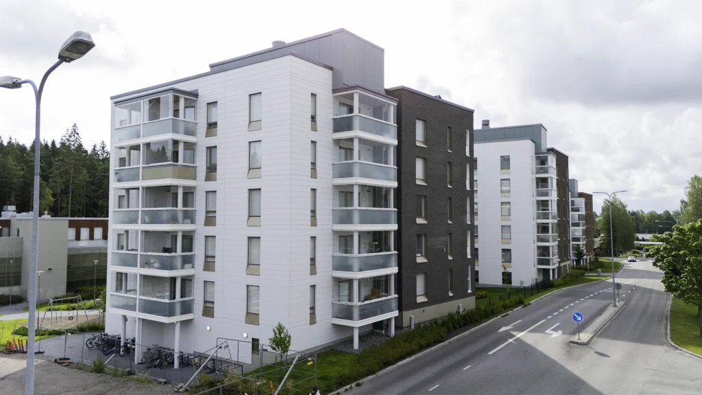 AKOwall-seinien asennuskohde Järvenpäässä