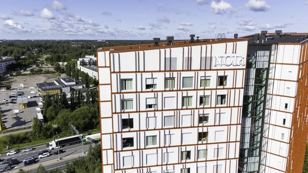 AKOwall-seinien asennuskohde NOLi Otaniemi dronedetalji